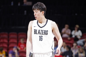 北京记者：杨瀚森累虽然是累了 但还是打得那么合理