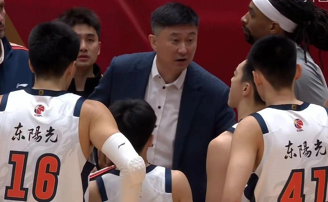 足彩比分直播-CBA排名变天！广东打爆辽宁，北京近六战四负 山东六连胜新疆反弹