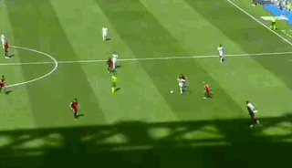 1662986433543072134.gif 王勤伯:蒂特巴西队急需全能天才罗德里戈