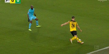 1639602978067061848.gif 足彩比分直播-【德甲】哈兰德双响破纪录 布兰特2助攻 多特3比0胜